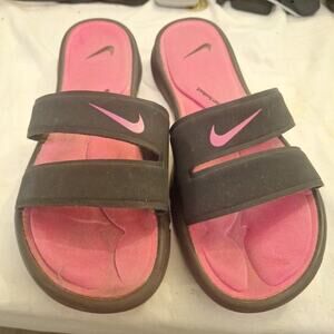 Nike Ultra Comfort Footbed Hot Pink And Black Straps Sandals Size 9